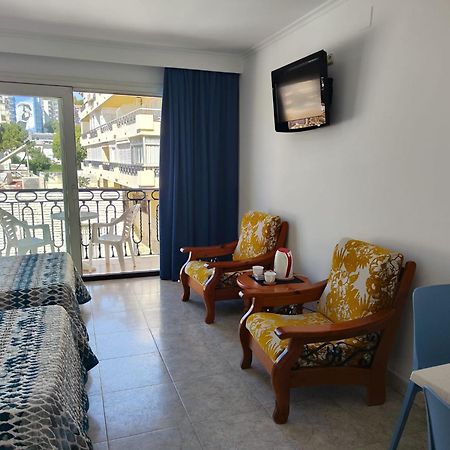 Apartamentos Leonor Carihuela Торемолинос Екстериор снимка