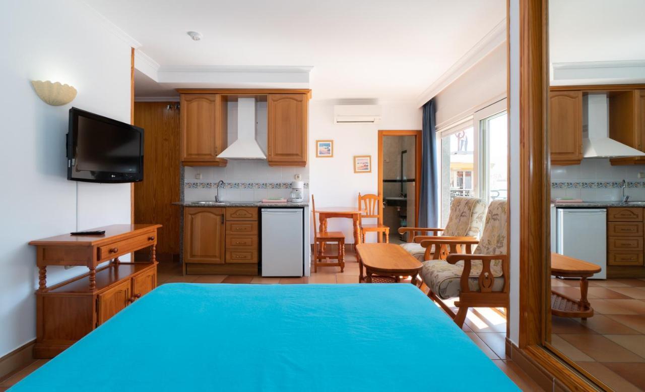 Apartamentos Leonor Carihuela Торемолинос Екстериор снимка