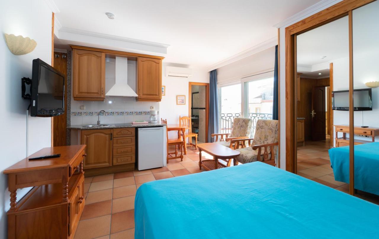 Apartamentos Leonor Carihuela Торемолинос Екстериор снимка