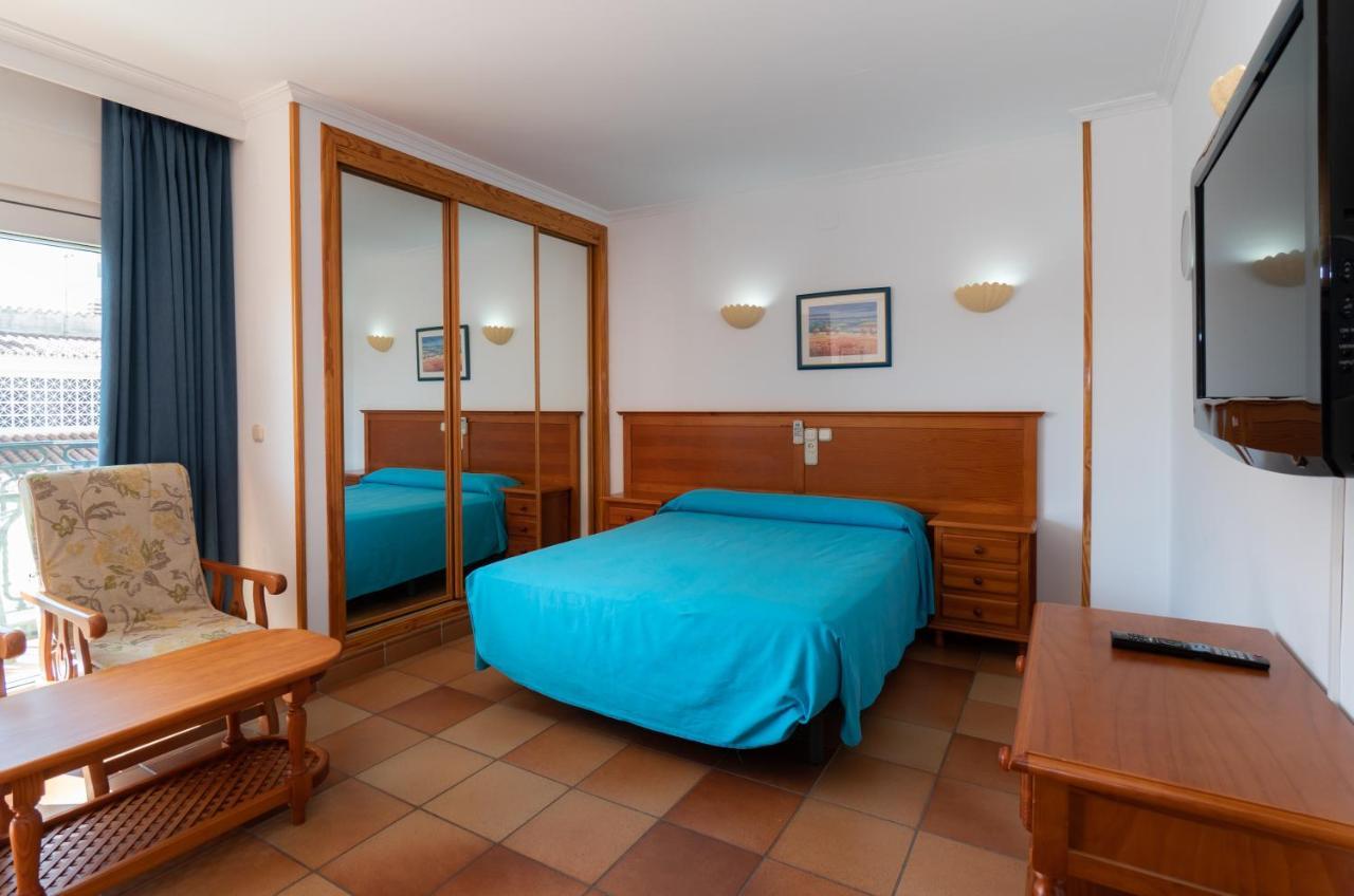 Apartamentos Leonor Carihuela Торемолинос Екстериор снимка