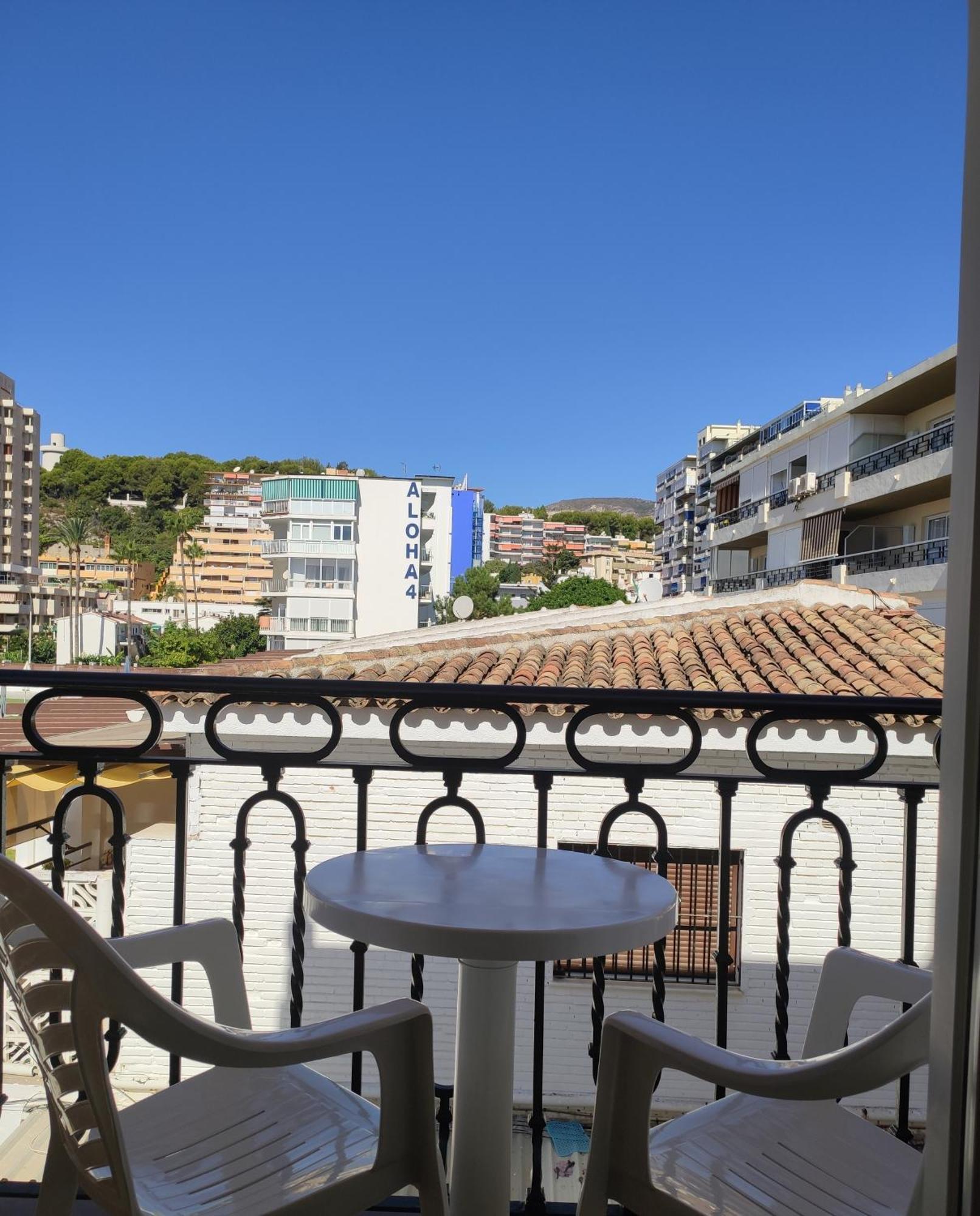 Apartamentos Leonor Carihuela Торемолинос Екстериор снимка