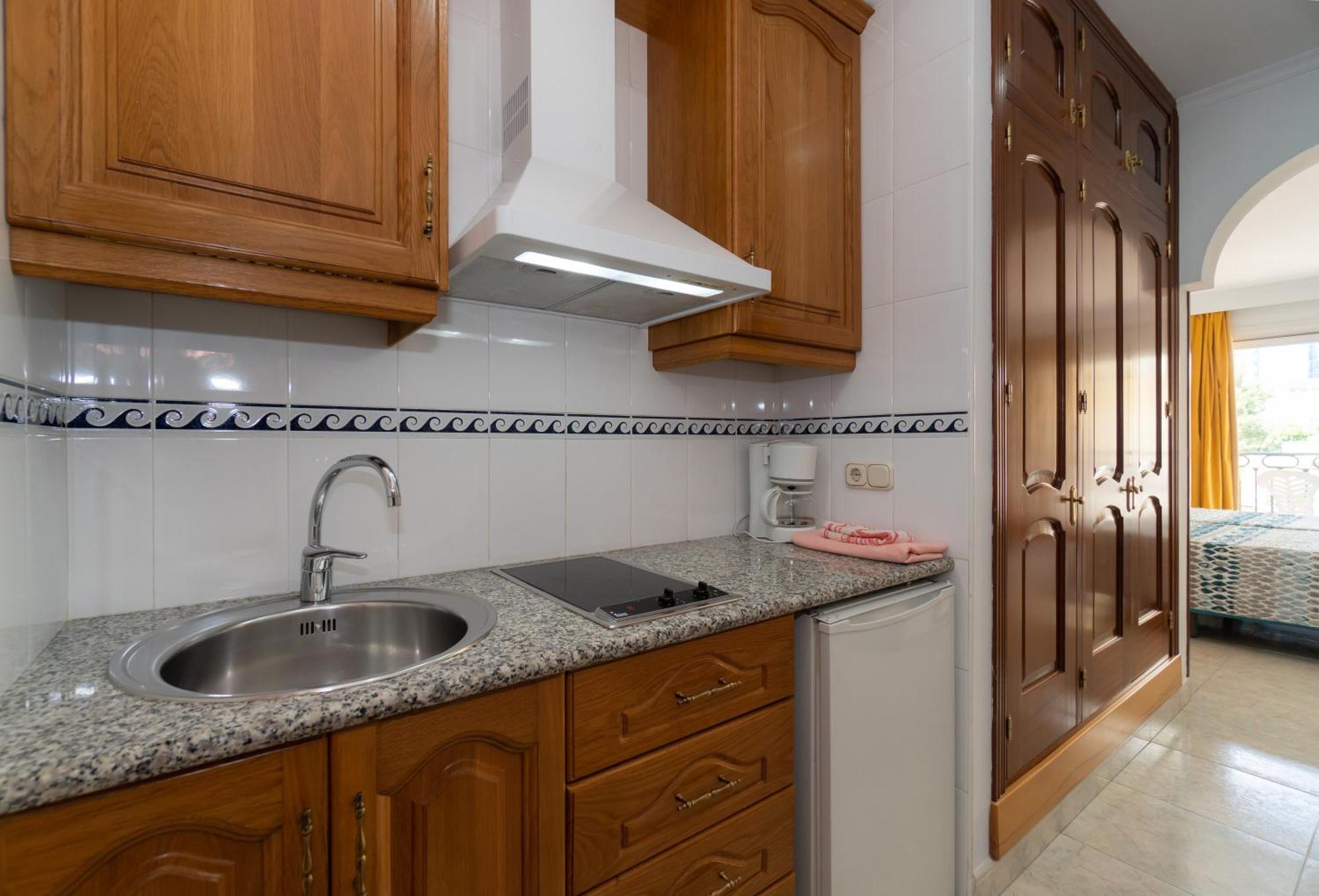 Apartamentos Leonor Carihuela Торемолинос Екстериор снимка