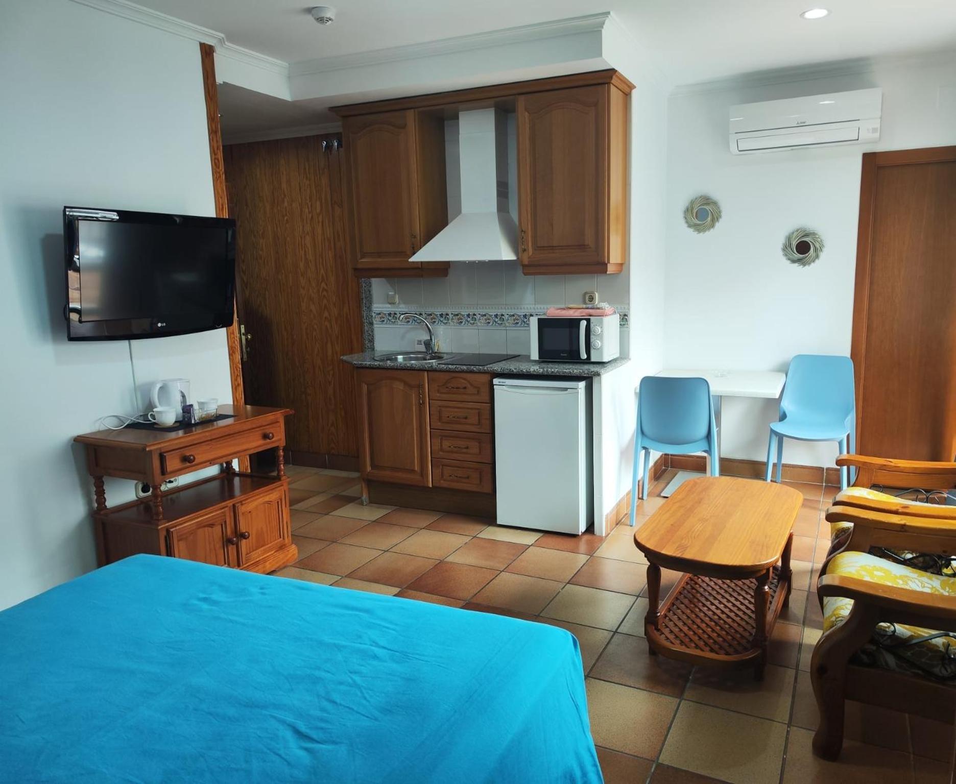 Apartamentos Leonor Carihuela Торемолинос Екстериор снимка