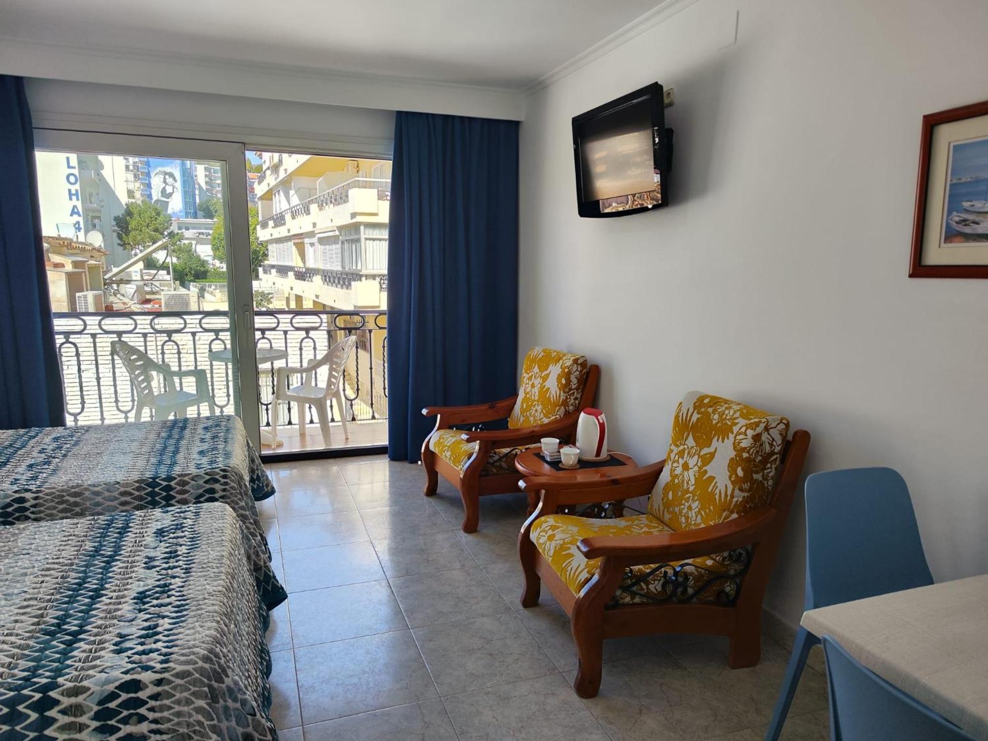 Apartamentos Leonor Carihuela Торемолинос Екстериор снимка
