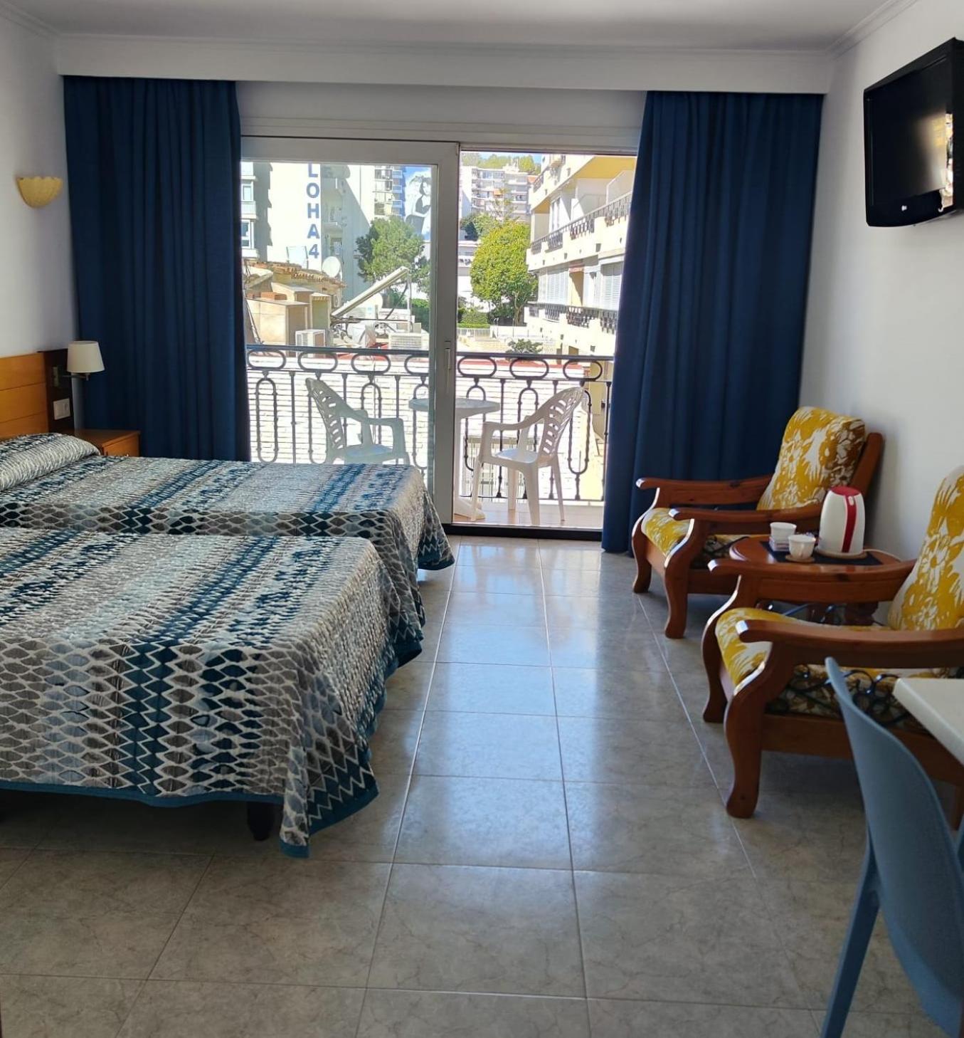 Apartamentos Leonor Carihuela Торемолинос Екстериор снимка