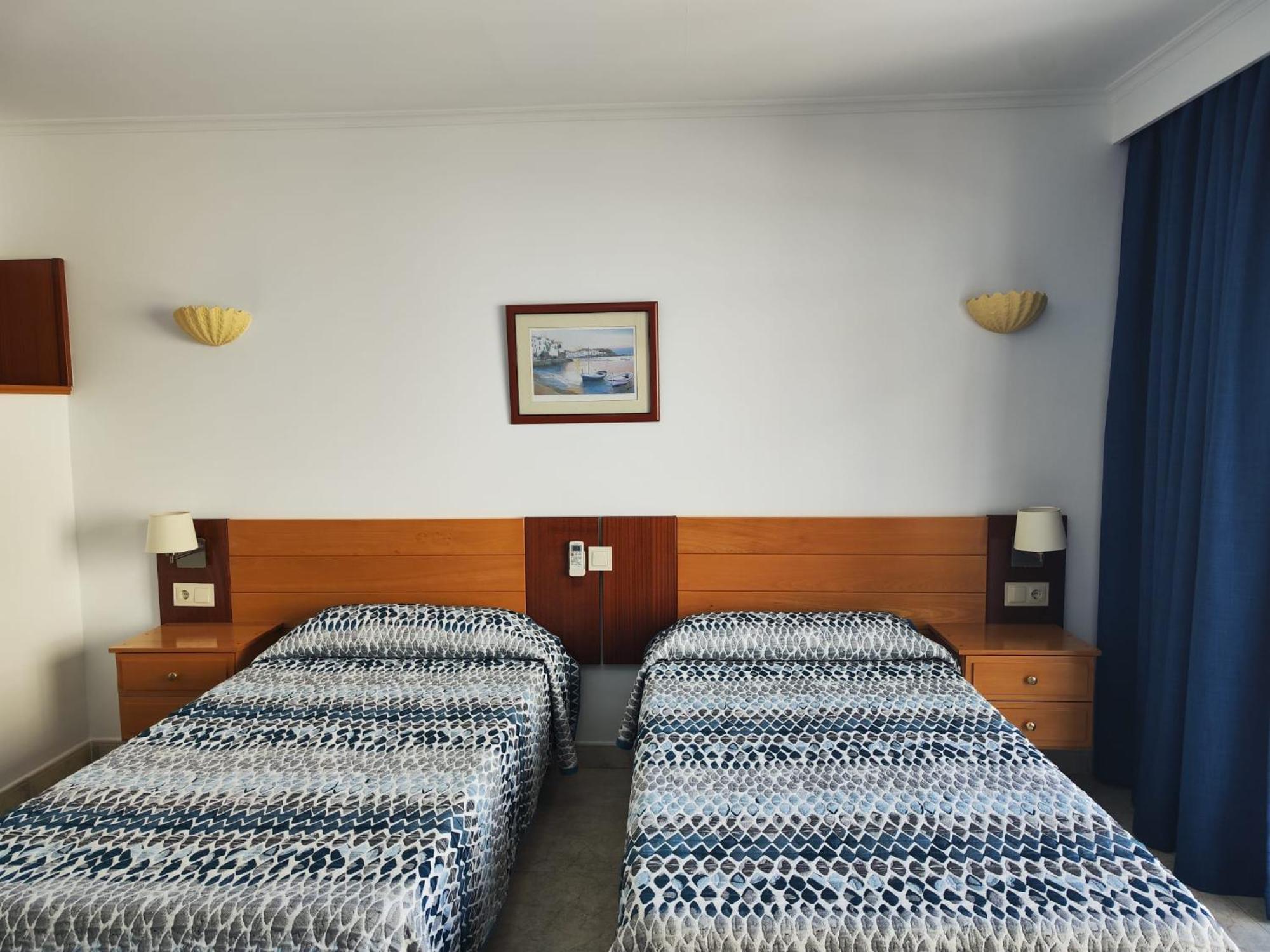Apartamentos Leonor Carihuela Торемолинос Екстериор снимка