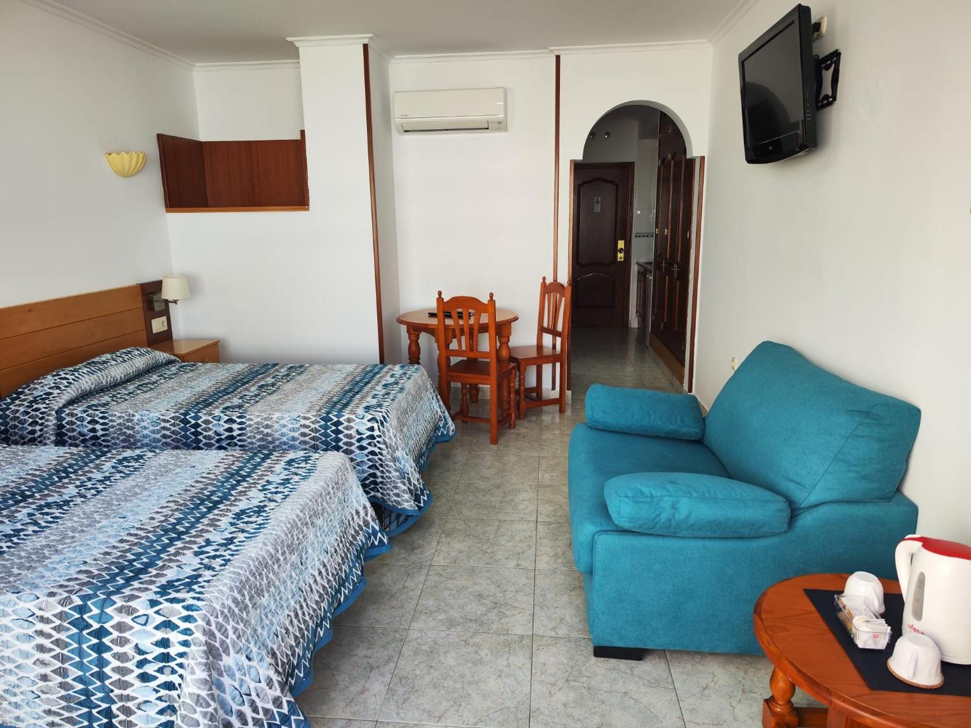 Apartamentos Leonor Carihuela Торемолинос Екстериор снимка