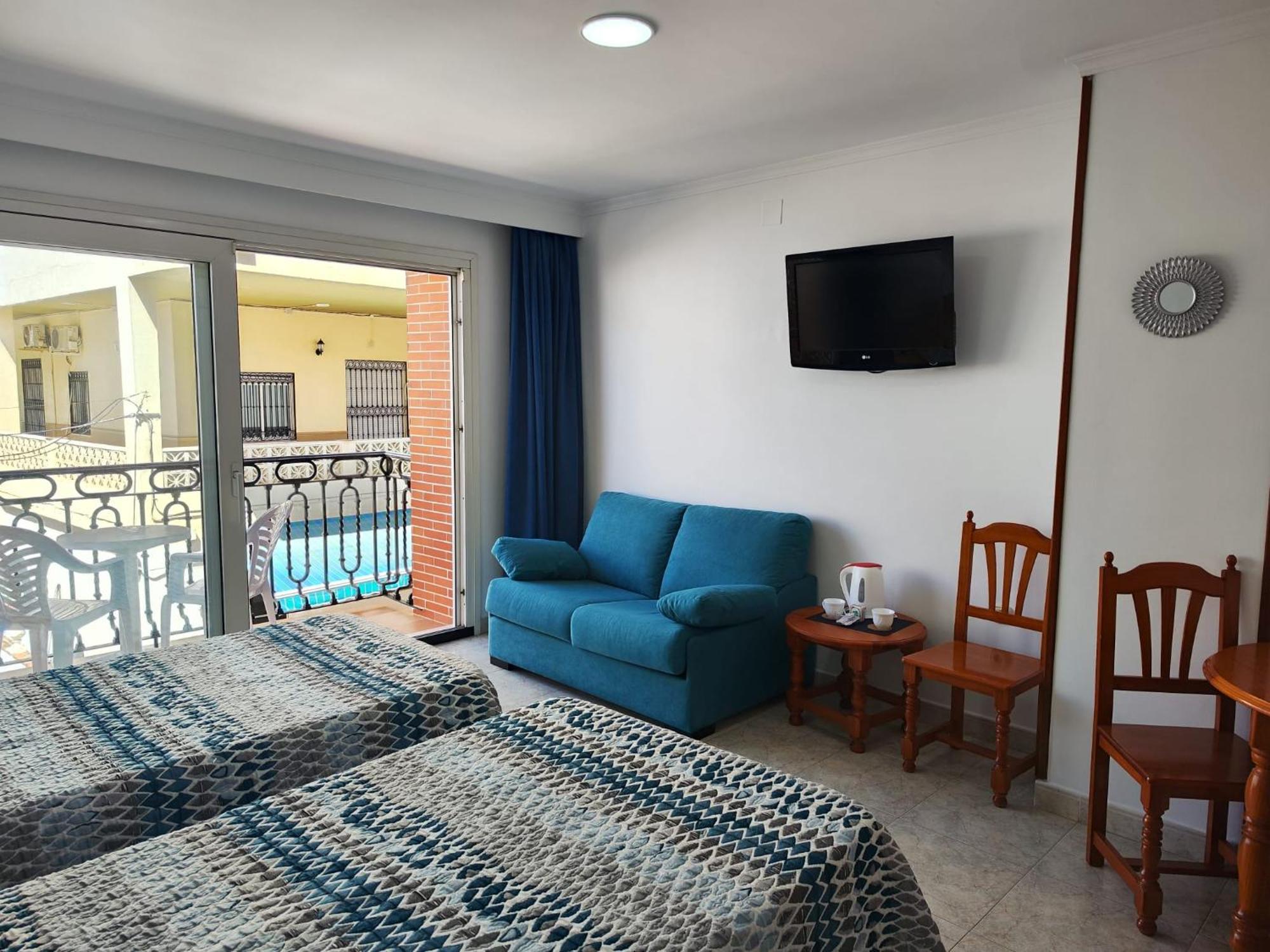 Apartamentos Leonor Carihuela Торемолинос Екстериор снимка
