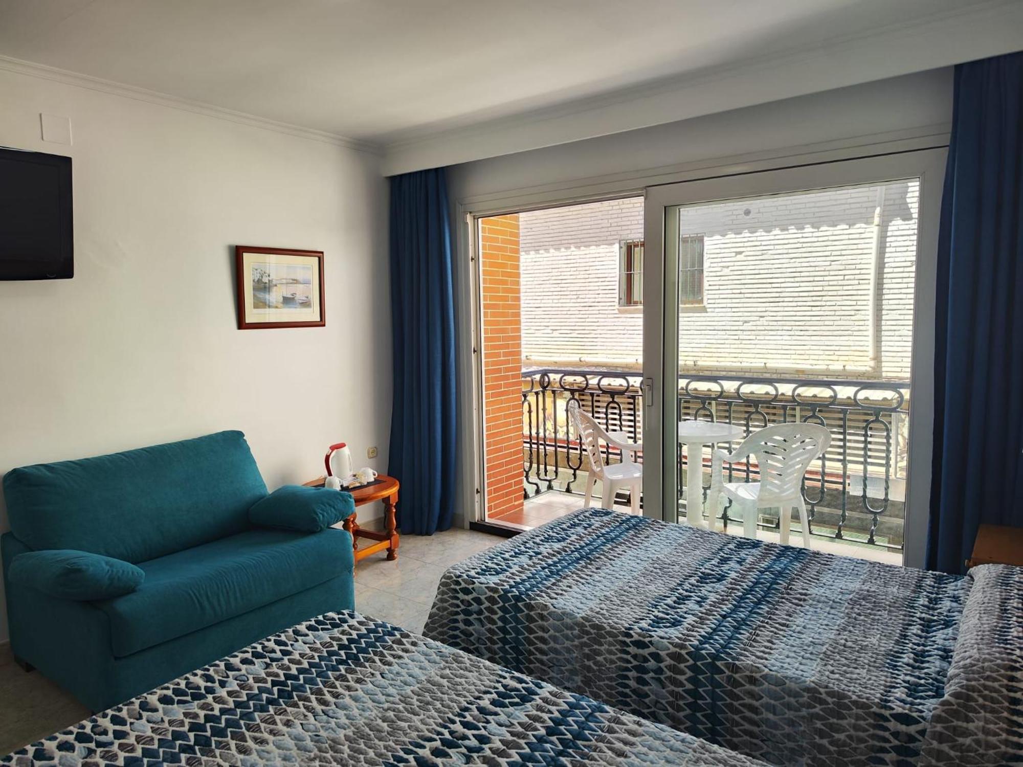 Apartamentos Leonor Carihuela Торемолинос Екстериор снимка