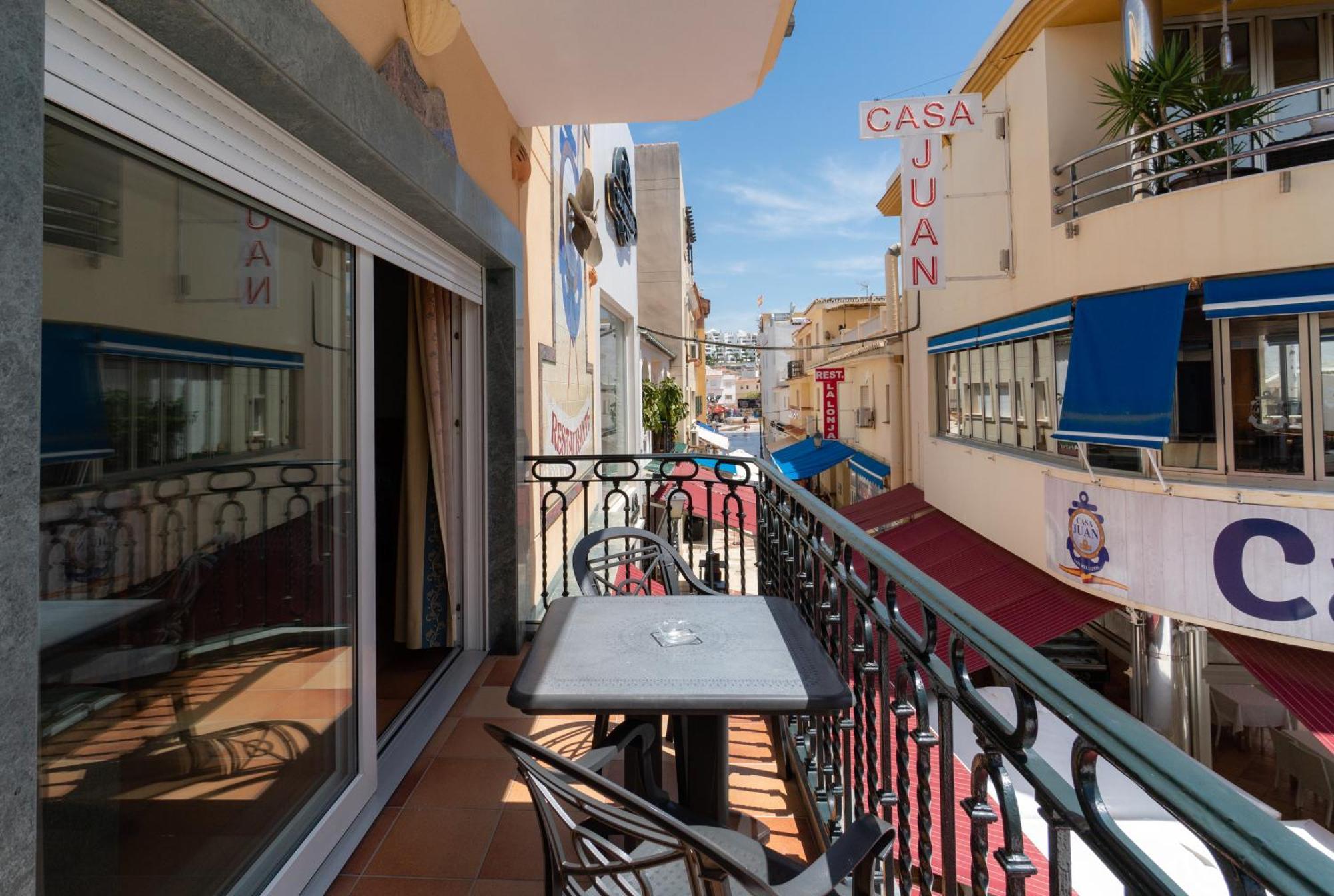 Apartamentos Leonor Carihuela Торемолинос Стая снимка